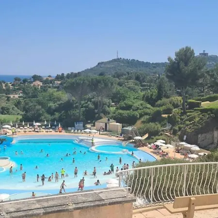 2 Pieces Climatise En Rez-de-jardin Cap Esterel Agay Сен-Рафаэль