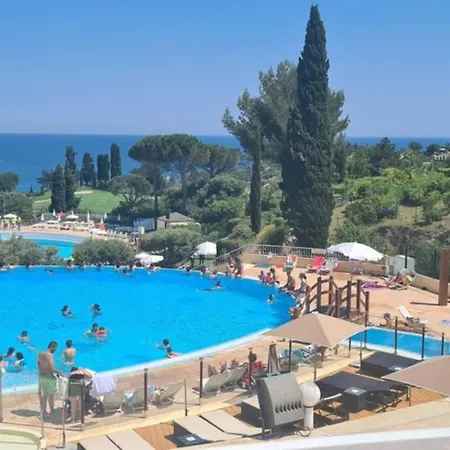 2 Pieces Climatise En Rez-de-jardin Cap Esterel Agay Апартаменты *