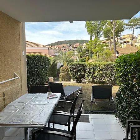 2 Pièces Climatisé En Rez-de-jardin Cap Esterel Agay