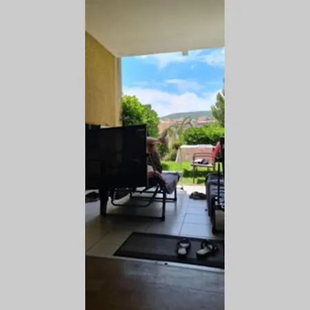 2 Pièces Climatisé En Rez-de-jardin Cap Esterel Agay Apartamento *