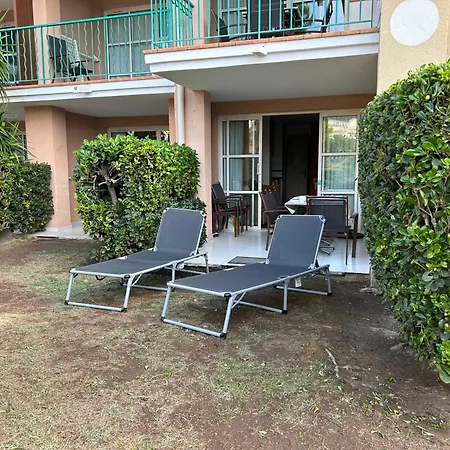 2 Pieces Climatise En Rez-de-jardin Cap Esterel Agay Saint-Raphael (Var)