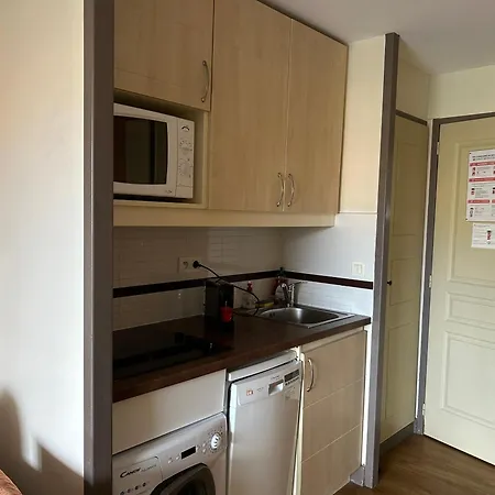 2 Pieces Climatise En Rez-de-jardin Cap Esterel Agay *