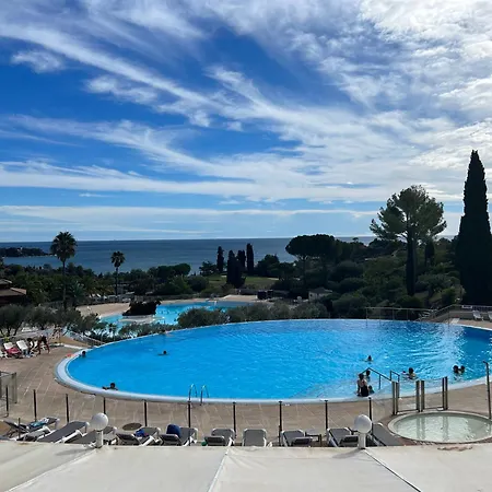 2 Pièces Climatisé En Rez-de-jardin Cap Esterel Agay Apartamento *