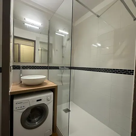 2 Pieces Climatise En Rez-de-jardin Cap Esterel Agay Saint-Raphael (Var)