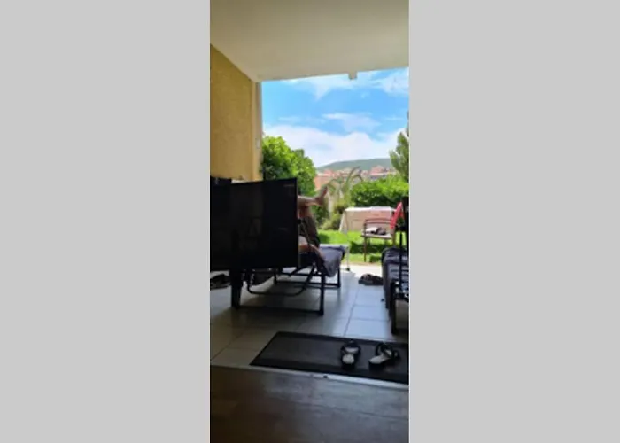 2 Pieces Climatise En Rez-de-jardin Cap Esterel Agay Lägenhet *