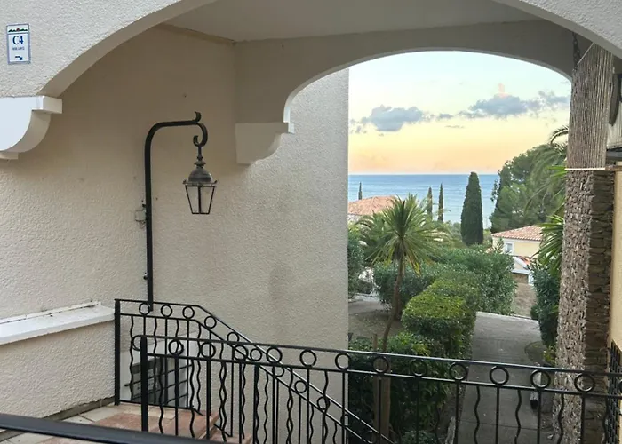 Lägenhet 2 Pieces Climatise En Rez-de-jardin Cap Esterel Agay