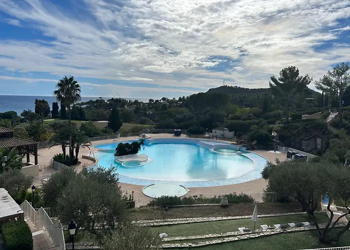 2 Pieces Climatise En Rez-de-jardin Cap Esterel Agay Lägenhet *