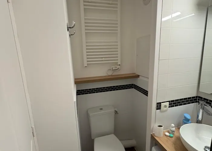 2 Pièces Climatisé En Rez-de-jardin Cap Esterel Agay *