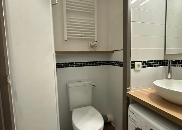 2 Pieces Climatise En Rez-de-jardin Cap Esterel Agay *